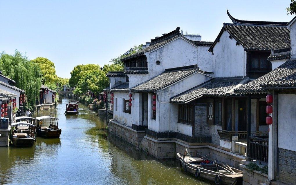 逃离潮湿的房屋
