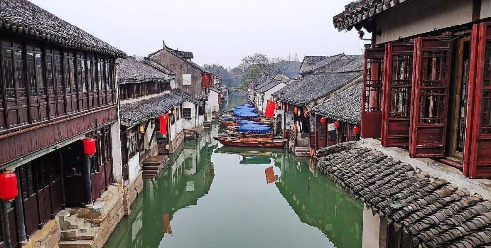 逃离空旷大街